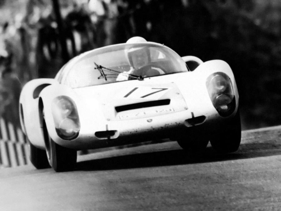  Porsche 910-8 1967 года  (фото 2 из 20)